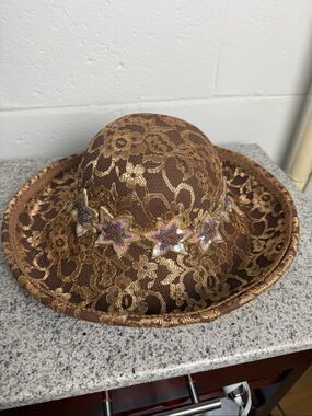 Whittall & Shon Vintage Gold Floral Lace Wide Brim Hat Star Appliqué Kentucky De